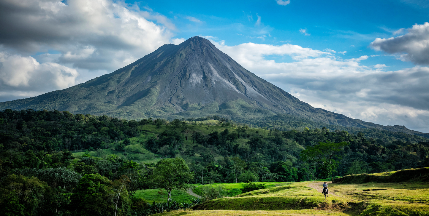 Immersive Costa Rica by Land: Volcanoes, Rivers & Cloud Forest